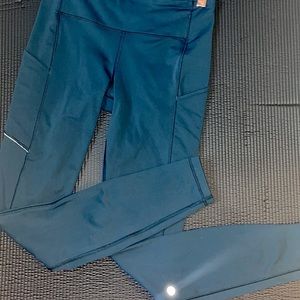 lululemon teal tights, sz 6, reflective detail